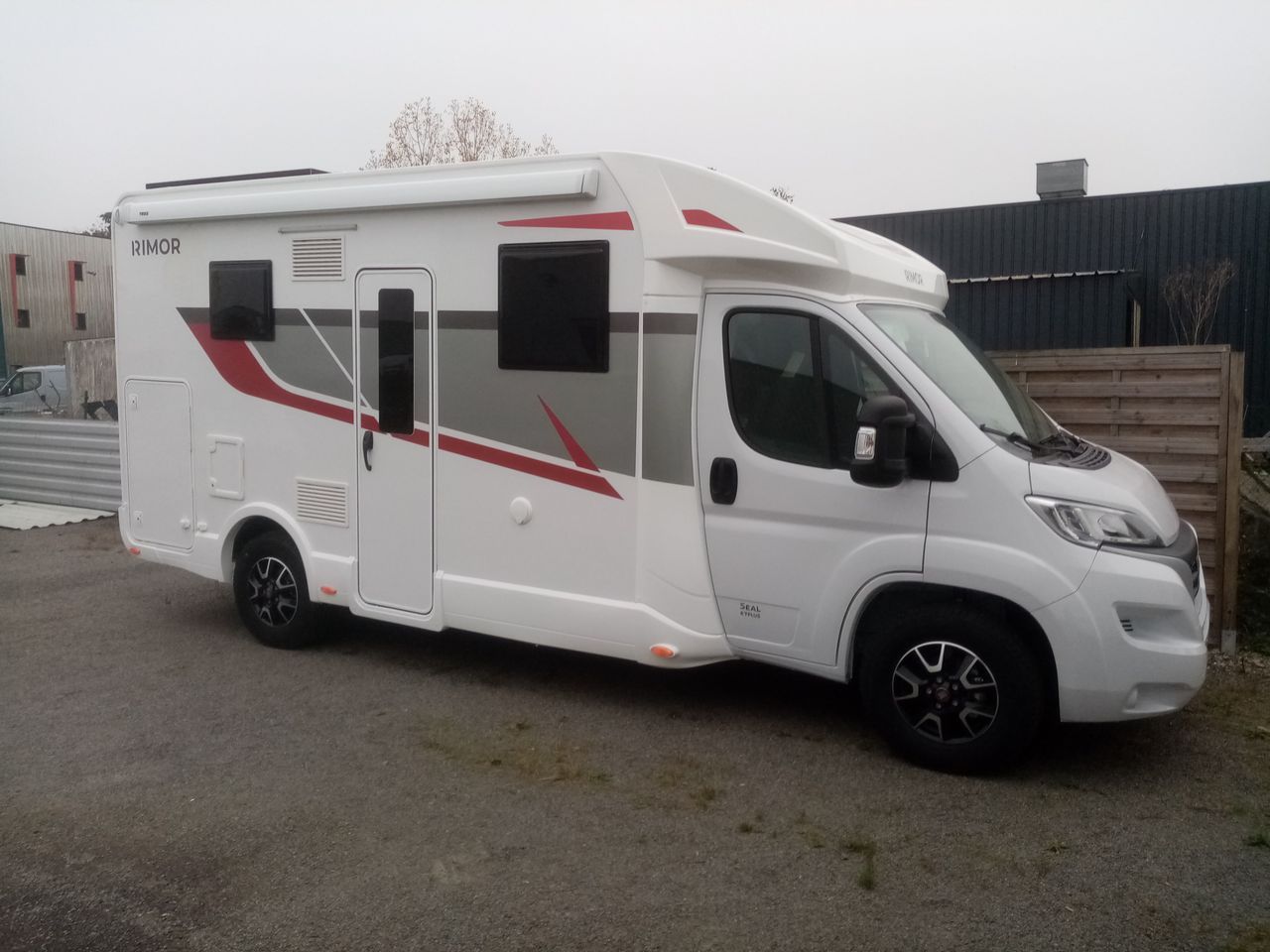 Camping-car RIMOR SEAL 67 PLUS TT EQUIPEE PROMO